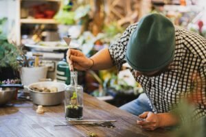 Leia mais sobre o artigo Como montar um terrário para iniciantes: passo a passo com plantas fáceis